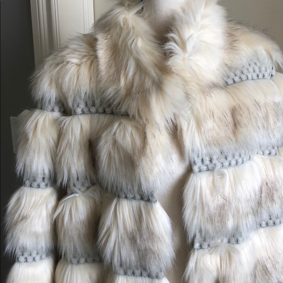 Allen Schwartz Faux Fur Coat - Picture 6 of 8